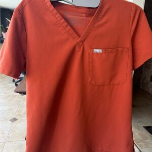 FIGS Women’s Catarina Scrub Top Medium in
Auburn